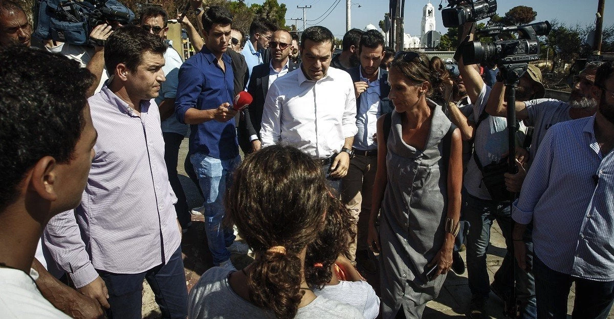 Φθηνό σόου Τσίπρα – Ο «εξαφανισμένος» πρωθυπουργός ξαφνικά στο Μάτι – Αστυνομοκρατείται η περιοχή – Υποδοχή με αποδοκιμασίες